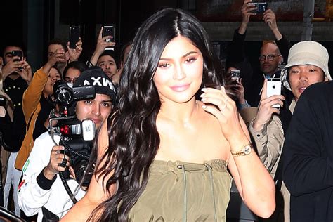 Kylie Jenner Sings ‘Rise and Shine’ in Python Print, 